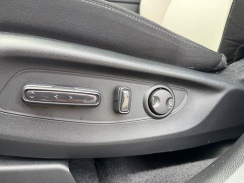 Used 2023 Honda CR-V EX image 16