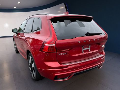 Used 2024 Volvo XC60 T8 Ultimate image 3