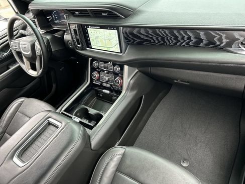 Used 2023 GMC Yukon Denali RWD image 29