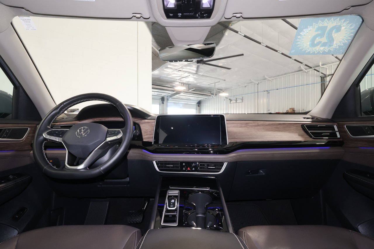 Used 2025 Volkswagen Atlas SEL AWD/4WD image 29