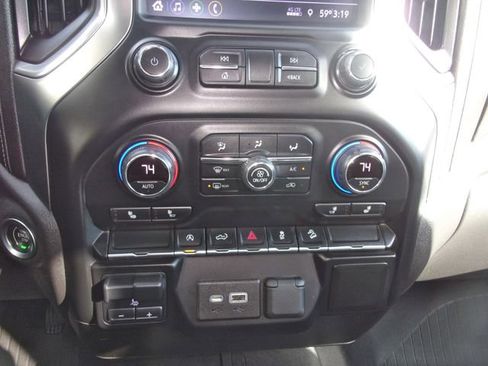 Used 2021 Chevrolet Silverado 1500 RST image 23