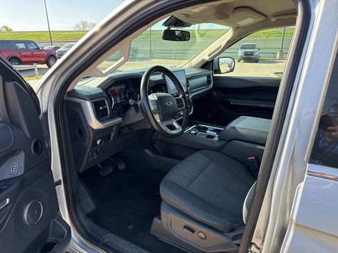 Used 2022 Ford Expedition Max XLT image 20