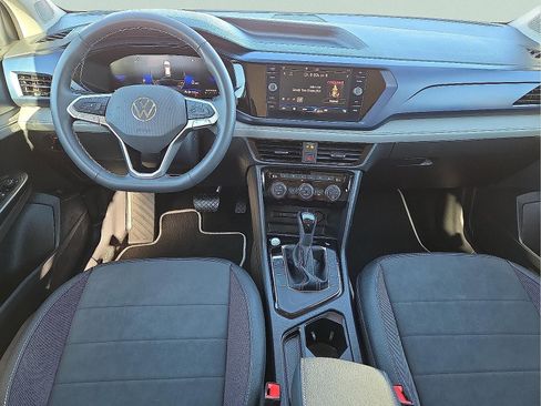 Used 2024 Volkswagen Taos SE image 11