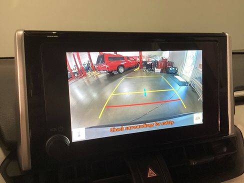 Used 2025 Toyota RAV4 XLE w/ Convenience Package AWD/4WD image 16