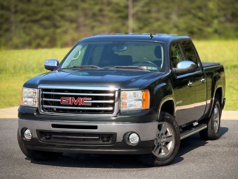 Used 2013 GMC Sierra 1500 SLE w/ Power Tech Package AWD/4WD image 1