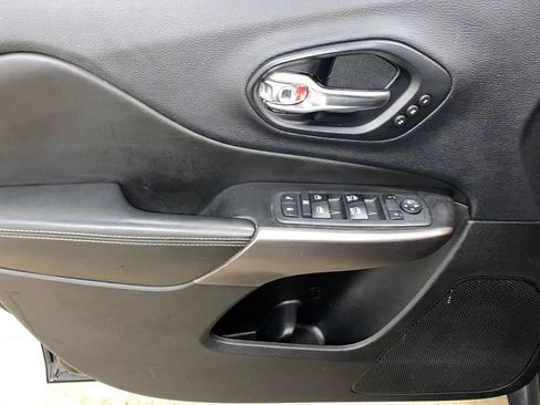 Used 2019 Jeep Cherokee Limited w/ Trailer Tow Group image 33