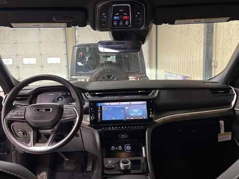 New 2026 Jeep Grand Cherokee Limited w/ Limited Altitude Package image 26