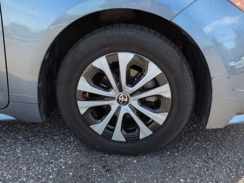 Used 2020 Toyota Corolla LE FWD image 11