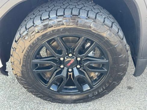 Used 2025 GMC Sierra 1500 Elevation w/ Preferred Package AWD/4WD image 18