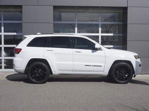 Used 2019 Jeep Grand Cherokee Altitude image 7