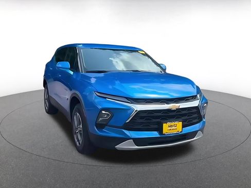 Used 2026 Chevrolet Blazer LT AWD/4WD image 3