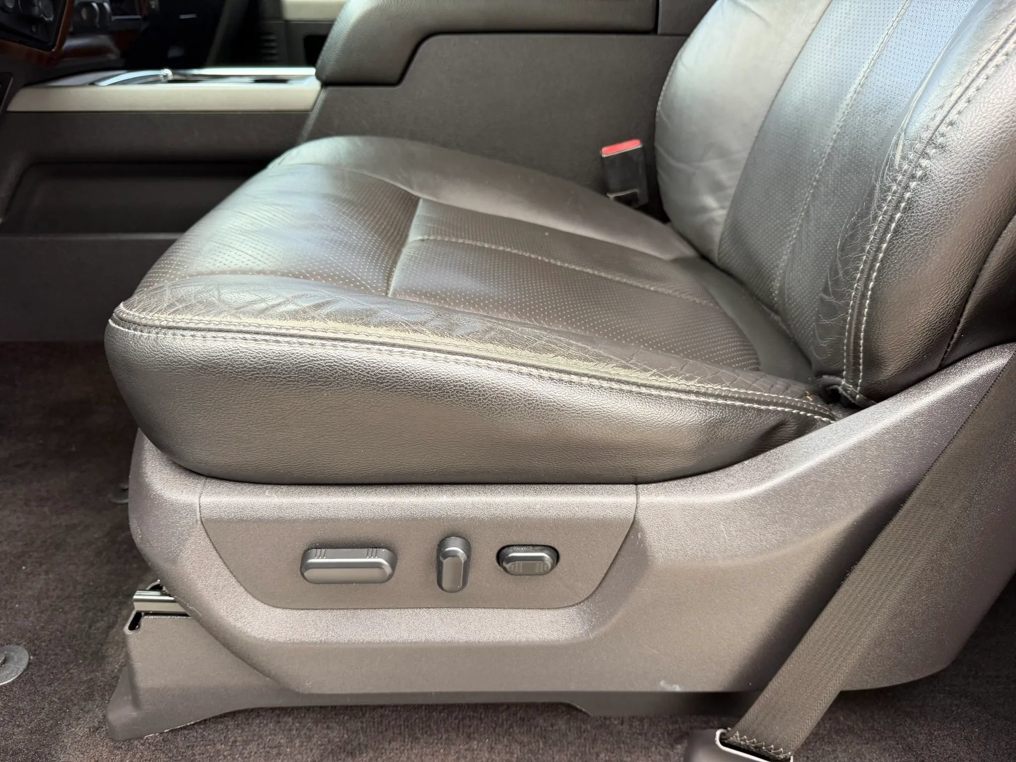 Used 2015 Ford F250 Lariat w/ Chrome Package AWD/4WD image 13