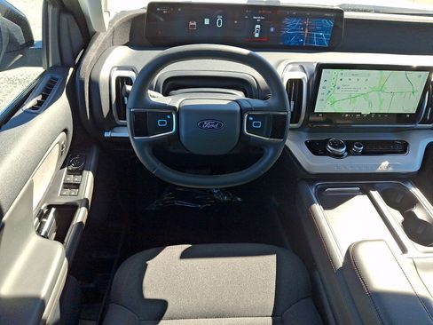 Certified 2025 Ford Expedition Max Active image 10