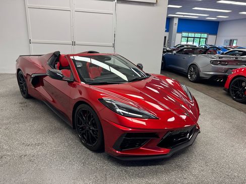 Used 2024 Chevrolet Corvette Stingray Preferred Conv w/ Stealth Interior Trim Package image 4