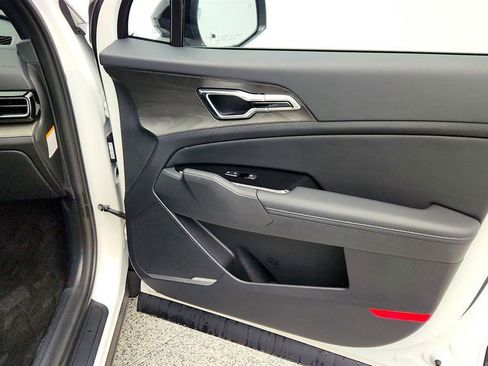 Used 2025 Kia Sportage X-Line image 27