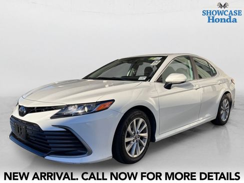 Used 2022 Toyota Camry LE FWD image 2