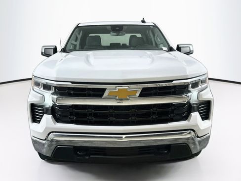 Used 2024 Chevrolet Silverado 1500 LT AWD/4WD image 2