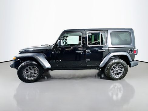 Used 2024 Jeep Wrangler Unlimited Sport AWD/4WD image 4