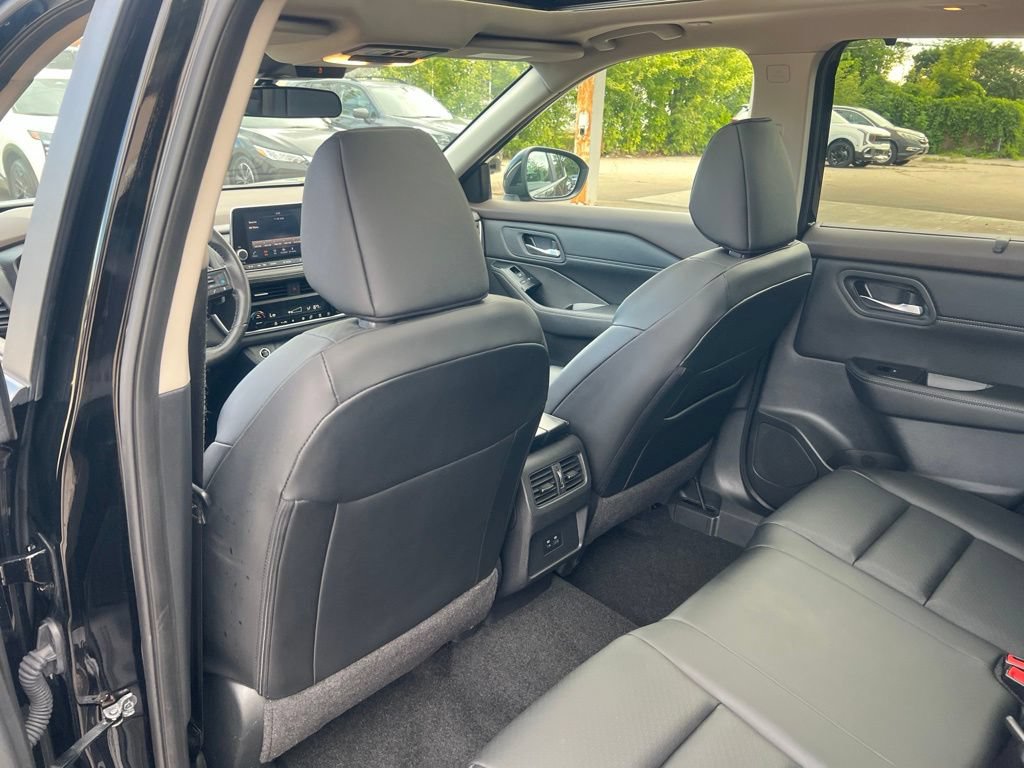 Certified 2023 Nissan Rogue SV w/ SV Premium B Package AWD/4WD image 10