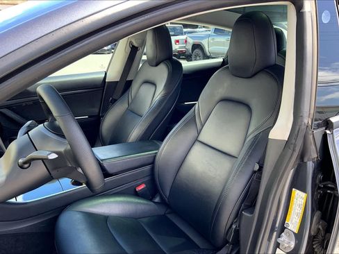 Used 2020 Tesla Model 3 Standard Range Plus RWD image 11