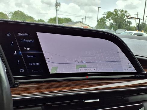 Used 2023 Cadillac Escalade Premium Luxury image 18