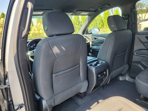 Used 2025 Chevrolet Traverse LT image 15