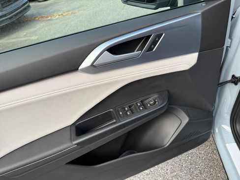 New 2026 Volkswagen Taos SE image 32