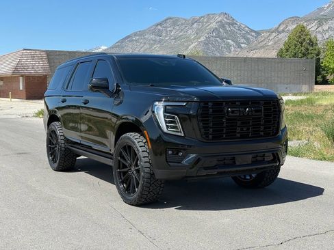 Used 2025 GMC Yukon Denali Ultimate AWD/4WD image 1