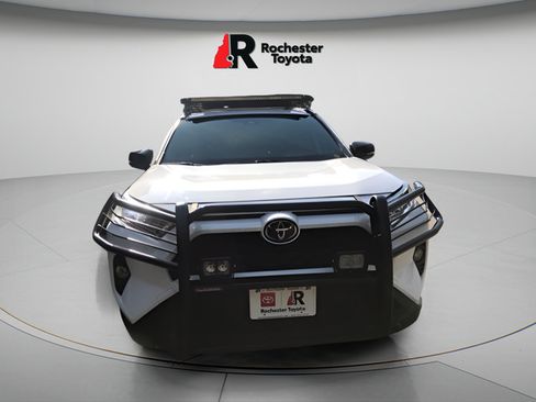 Used 2020 Toyota RAV4 XLE w/ Convenience Package AWD/4WD image 2