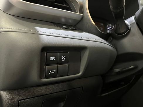 Certified 2024 Toyota Highlander XLE AWD/4WD image 18