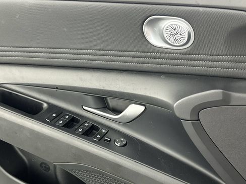 Used 2025 Hyundai Elantra SEL FWD image 20