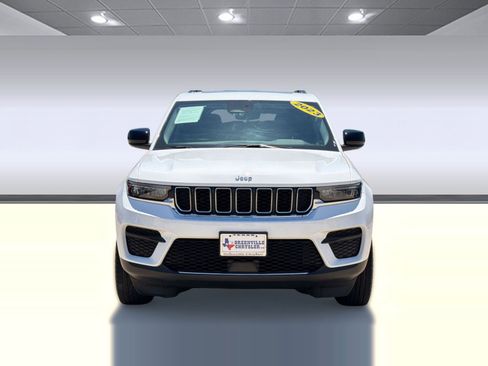 Used 2023 Jeep Grand Cherokee Laredo w/ Luxury Tech Group I AWD/4WD image 6