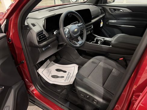 New 2026 Chevrolet Traverse LT w/ Sun and Wheel Package image 17