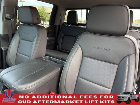 Used 2025 GMC Sierra 1500 Denali w/ Technology Package AWD/4WD image 19