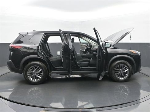 Used 2023 Nissan Rogue S image 57