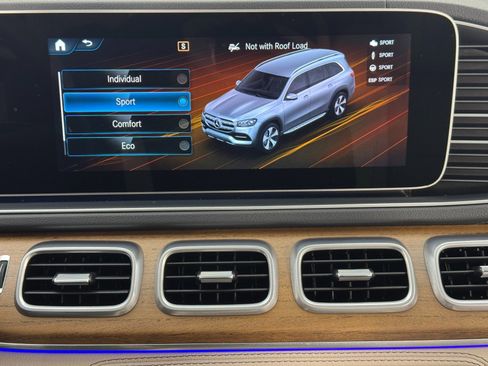 Used 2021 Mercedes-Benz GLS 580 4MATIC image 32