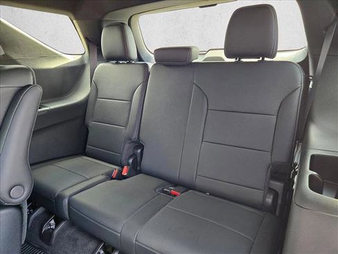 New 2026 Chevrolet Traverse LT image 17
