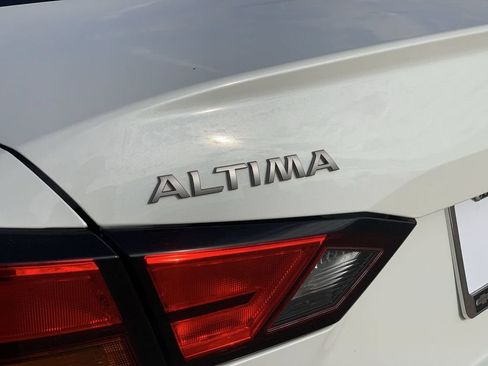 Used 2025 Nissan Altima 2.5 SV FWD image 30