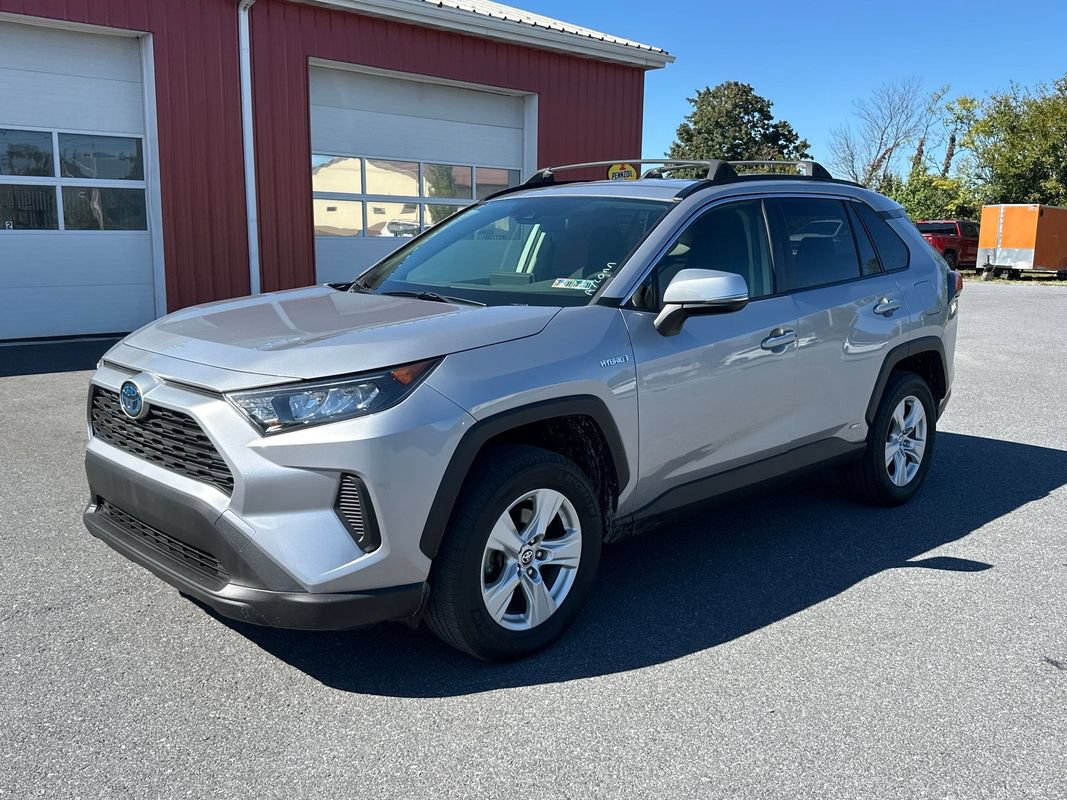 Used 2020 Toyota RAV4 LE w/ Carpet Mat Package AWD/4WD image 2