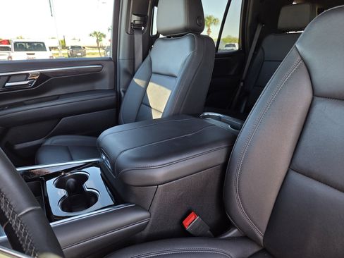 Used 2025 Chevrolet Tahoe Z71 image 31