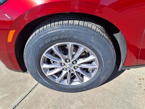 Used 2023 Buick Enclave Essence image 19