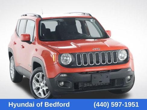 Used 2018 Jeep Renegade Latitude FWD image 1