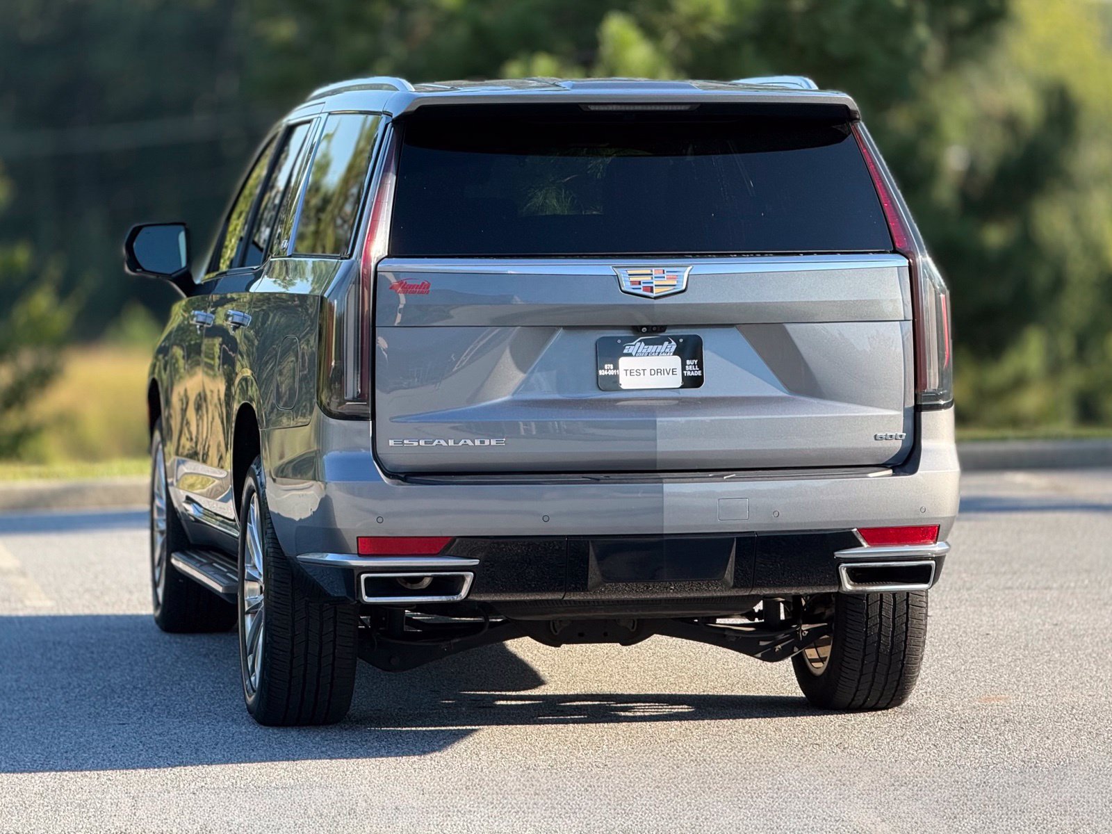 Used 2022 Cadillac Escalade Premium Luxury AWD/4WD image 5