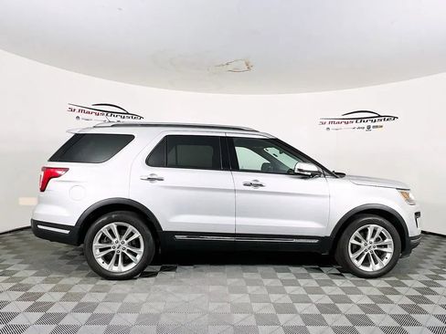 Used 2018 Ford Explorer Limited w/ Ford Safe & Smart Package image 9