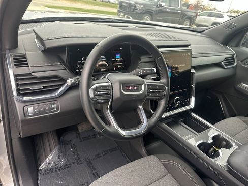 Certified 2025 GMC Acadia Elevation image 10