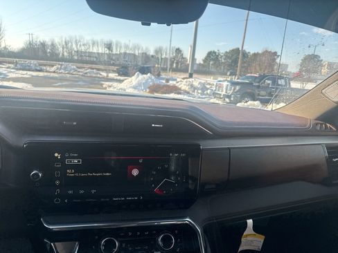 Used 2025 GMC Sierra 1500 Denali w/ Denali Reserve Package image 16