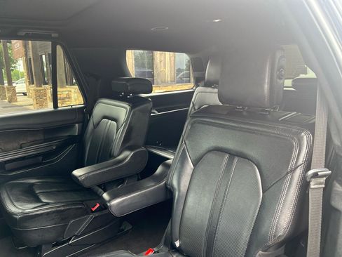 Used 2020 Ford Expedition Limited RWD image 16