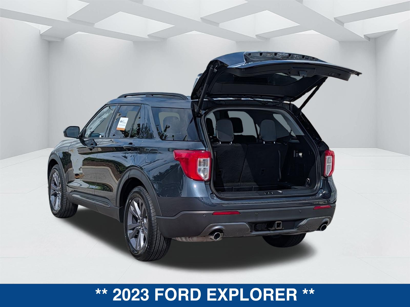 Certified 2023 Ford Explorer XLT w/ Equipment Group 202A RWD image 14