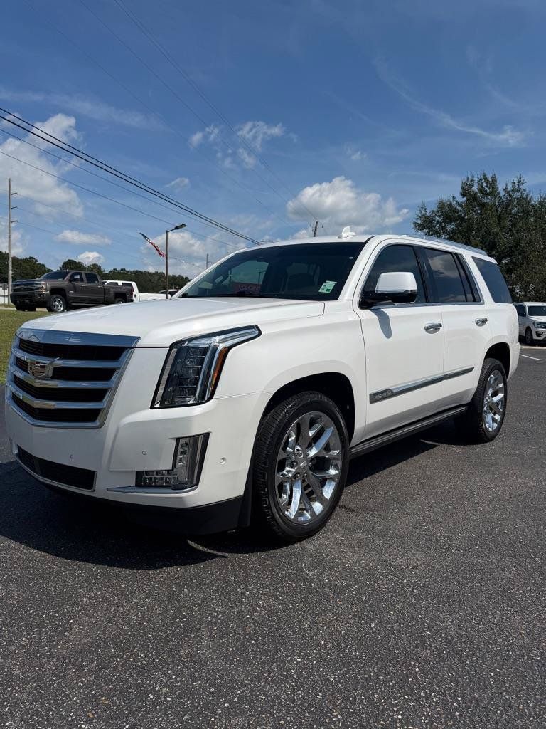 Used 2018 Cadillac Escalade Premium Luxury RWD image 1