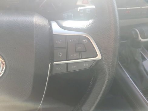 Used 2024 Toyota Sienna XLE image 20